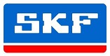 Oryginalne łożyska i produkty SKF. Pełen asortyment w DAKAM. Obraz jest ucieleśnieniem szwedzkiej inżynierii, globalnego standardu jakości i ikonicznego designu, które są synonimami marki SKF. Kompozycja łączy w sobie sterylny, techniczny wizerunek łożysk i produktów utrzymania ruchu z profesjonalizmem i potężnym zapleczem magazynowym autoryzowanego polskiego dystrybutora DAKAM. Dominują w niej charakterystyczne barwy – "SKF Blue" (głęboki błękit), biel oraz lśniąca stal. W centrum uwagi, na czystej, industrialnej powierzchni, znajduje się starannie zaaranżowany zestaw flagowych produktów SKF, demonstrujący kompleksowość oferty: • Łożyska toczne: o Łożysko baryłkowe (Spherical Roller Bearing): Centralny, masywny element – symbol innowacji SKF. Widoczne są dwa rzędy baryłek i solidny, mosiężny lub stalowy koszyk. o Łożysko kulkowe zwykłe (Deep Groove Ball Bearing): Klasyczne łożysko (np. seria Explorer), symbolizujące uniwersalność. • Zespoły łożyskowe (Y-bearing units): Widoczna jest oprawa (np. stojąca) z charakterystycznym dla SKF niebieskim malowaniem lub elementami kompozytowymi. • Produkty Utrzymania Ruchu (MaPro): Uzupełnieniem kompozycji jest oryginalny kartusz niebieskiego smaru SKF (np. LGMT 2) oraz fragment niebieskiej walizki z narzędziami (np. TMFT 36), co podkreśla, że SKF to nie tylko łożyska, ale pełna dbałość o ich cykl życia. • Marka Premium: Na pierścieniach łożysk widoczne są precyzyjne, laserowe grawerunki "SKF" oraz oznaczenie "Explorer" (klasa wydajności). Obok produktów stoją charakterystyczne, niebieskie pudełka SKF z białym logo. Tło jest subtelnie rozmyte (efekt bokeh), ale jednoznacznie wskazuje na profesjonalną, wielkoskalową dystrybucję na terenie Polski: • Nowoczesny magazyn DAKAM: W tle widać rzędy wysokich regałów magazynowych. Są one szczelnie wypełnione tysiącami niebieskich pudełek SKF o różnych rozmiarach. Ten widok "ściany błękitu" wizualnie potwierdza status kluczowego dystrybutora i gwarantuje dostępność. • Logo Dystrybutora: W dyskretnym, ale widocznym miejscu umieszczone jest logo DAKAM, z dopiskiem "Autoryzowany Dystrybutor SKF", co buduje jego markę jako zaufanego partnera. Obraz niesie jasny komunikat: "Jako autoryzowany polski dystrybutor DAKAM, oferujemy dostęp do pełnego ekosystemu SKF – od najwyższej klasy łożysk tocznych, przez zespoły łożyskowe, aż po smary i narzędzia diagnostyczne, dostępne prosto z naszego magazynu".