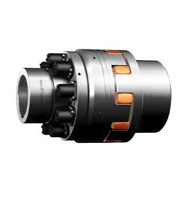 DAKAM – Twój ekspert od bezpieczeństwa. Oryginalne KTR-SI FRE Obraz jest ucieleśnieniem najwyższego standardu bezpieczeństwa maszyn i technologii swobodnego biegu (load separating). Kompozycja skupia się na zaawansowanej konstrukcji sprzęgła KTR-SI FRE, łącząc techniczny wizerunek mechanizmu rozłączającego z profesjonalizmem i dostępnością, jakie oferuje autoryzowany polski dystrybutor DAKAM. Dominują w niej barwy: lśniąca, wysokogatunkowa stal, techniczna szarość i czerń elementów uszczelniających. W centrum uwagi, na czystej, industrialnej powierzchni (np. metalowym stole warsztatowym), znajduje się starannie wyeksponowane sprzęgło przeciążeniowe KTR-SI FRE: • Solidna, kompaktowa konstrukcja: Prezentowany jest precyzyjny moduł sprzęgła. Widoczna jest stalowa piasta i kołnierz (flansza), do którego można przymocować koło pasowe lub zębate. • Mechanizm Rozłączny (FRE): To kluczowy wyróżnik. Ujęcie makro eksponuje detale mechanizmu zapadkowego (kulki/wałeczki i gniazda). Konstrukcja wizualnie sugeruje, że w momencie przeciążenia elementy te całkowicie wychodzą z zazębienia, pozwalając na swobodny obrót części napędzającej bez przenoszenia resztkowego momentu na część bierną (brak tarcia i zużycia podczas awarii). • Łożyskowanie: Wewnątrz sprzęgła widoczne jest wysokiej jakości łożysko, które umożliwia swobodny bieg (obrót względny) po rozłączeniu napędu. • Nakrętka regulacyjna: Charakterystyczna nakrętka z podziałką, umożliwiająca precyzyjne nastawienie momentu zadziałania. • Marka Premium: Na stalowym korpusie widoczne jest wyraźne, laserowo grawerowane logo "KTR" oraz typ "SI FRE", co jest gwarancją autentyczności. Tło jest subtelnie rozmyte (efekt bokeh), ale jednoznacznie wskazuje na profesjonalną dystrybucję na terenie Polski: • Nowoczesny magazyn DAKAM: W tle widać rzędy regałów z systemem drobnicowym, wypełnionych uporządkowanymi, oryginalnymi opakowaniami KTR. Duża ilość towaru na stanie wizualnie potwierdza status "sprawdzonego dystrybutora". • Logo Dystrybutora: W dyskretnym, ale widocznym miejscu umieszczone jest logo DAKAM, z dopiskiem "Autoryzowany Dystrybutor KTR", co buduje markę jako eksperta od zaawansowanych zabezpieczeń. Obraz niesie jasny komunikat: "Jako autoryzowany polski dystrybutor DAKAM, posiadamy na stanie zaawansowane sprzęgła przeciążeniowe KTR-SI FRE, które w przypadku awarii całkowicie rozłączają napęd (swobodny bieg), chroniąc maszynę i samo sprzęgło przed zużyciem".