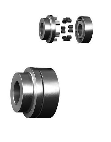 Obraz jest ucieleśnieniem kompaktowej mocy i niezawodności w technice napędowej. Kompozycja skupia się na unikalnej, zwartej konstrukcji sprzęgła KTR ROFLEX&reg;, łącząc surowy, industrialny wygląd żeliwnych piast z profesjonalizmem i dostępnością, jakie oferuje autoryzowany polski dystrybutor DAKAM. Dominują w niej barwy przemysłowe: szary/grafitowy (żeliwo), czarny (elastomery) oraz lśniąca stal. W centrum uwagi, na czystej, industrialnej powierzchni (np. metalowym stole warsztatowym), znajduje się starannie zaaranżowane sprzęgło KTR ROFLEX&reg;: &bull;	Kompaktowa budowa: Najważniejszy element wizualny &ndash; sprzęgło jest zaprezentowane z profilu, aby podkreślić jego wyjątkowo kr&oacute;tką długość zabudowy. To kluczowy wyr&oacute;żnik serii ROFLEX, idealnej do napęd&oacute;w o ograniczonej przestrzeni. &bull;	Konstrukcja kłowa: Widoczne są dwie solidne piasty (z żeliwa szarego) z kłami. &bull;	Pakiety Elastomerowe: W przeciwieństwie do jednoczęściowego łącznika (jak w ROTEX), tutaj wyraźnie widać zestaw oddzielnych, czarnych pakiet&oacute;w elastomerowych umieszczonych między kłami. Ujęcie makro eksponuje ich solidną strukturę, kt&oacute;ra gwarantuje tłumienie drgań i kompensację odchyłek. &bull;	Montaż osiowy: Spos&oacute;b ułożenia piast sugeruje łatwość montażu typu "plug-in" (wsuwanie osiowe), co jest istotne dla serwisant&oacute;w. &bull;	Marka Premium: Na korpusie piasty widoczne jest wyraźne, odlane lub grawerowane logo "KTR" oraz oznaczenie typu (np. "ROFLEX 75"), co jest gwarancją autentyczności. Tło jest subtelnie rozmyte (efekt bokeh), ale jednoznacznie wskazuje na profesjonalną dystrybucję na terenie Polski: &bull;	Nowoczesny magazyn DAKAM: W tle widać rzędy wysokich regał&oacute;w magazynowych, wypełnionych uporządkowanymi, oryginalnymi opakowaniami KTR. Duża ilość towaru na stanie wizualnie potwierdza status "sprawdzonego dystrybutora". &bull;	Logo Dystrybutora: W dyskretnym, ale widocznym miejscu umieszczone jest logo DAKAM, z dopiskiem "Autoryzowany Dystrybutor KTR", co buduje jego markę jako zaufanego partnera. Obraz niesie jasny komunikat: "Jako autoryzowany polski dystrybutor DAKAM, posiadamy na stanie zwarte, przebicioczułe sprzęgła KTR ROFLEX&reg;, idealne do aplikacji wymagających kr&oacute;tkiej zabudowy i skutecznego tłumienia drgań".