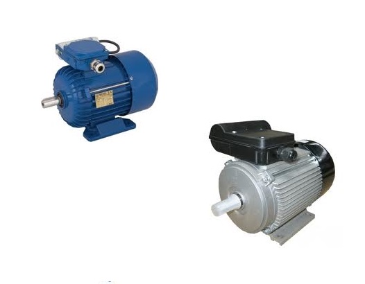 Silniki trójfazowe i jednofazowe. Dystrybutor w Polsce. Obraz jest ucieleśnieniem mocy, niezawodności i przemysłowej wydajności. Kompozycja łączy w sobie surową, solidną formę silników elektrycznych z profesjonalnym wizerunkiem autoryzowanego polskiego dystrybutora DAKAM, który gwarantuje dostępność i wsparcie techniczne. Dominują w niej industrialne barwy – standardowy niebieski (RAL 5010) lub szary kolor korpusów silników oraz stalowe akcenty. W centrum uwagi, na czystej, industrialnej powierzchni, znajduje się starannie zaaranżowany zestaw silników elektrycznych: • Różnorodność mocy: Prezentowany jest co najmniej jeden standardowy silnik trójfazowy (np. o mocy kilku kW) oraz mniejszy silnik (jednofazowy lub mniejszej mocy), co wizualnie komunikuje szeroki zakres oferty. • Solidna konstrukcja: Ujęcia makro eksponują kluczowe cechy: o Masywny korpus: Żeliwny lub aluminiowy, użebrowany korpus, symbolizujący trwałość i dobre odprowadzanie ciepła. o Puszka przyłączeniowa: Wyraźnie widoczna na górze lub z boku silnika. o Wał napędowy: Lśniący, stalowy wał z rowkiem wpustowym, gotowy do montażu koła pasowego lub sprzęgła. o Tabliczka znamionowa: Fragment czytelnej tabliczki znamionowej, podkreślający profesjonalizm i zgodność z normami IEC. • Marki: Na silnikach mogą być widoczne logotypy czołowych producentów (np. Siemens, WEG, ABB, Celma), co buduje zaufanie do oferty dystrybutora. Tło jest subtelnie rozmyte (efekt bokeh), ale jednoznacznie wskazuje na kompetencje i zaplecze polskiego dystrybutora DAKAM: • Nowoczesny magazyn DAKAM: W tle widać rzędy wysokich regałów magazynowych. Na półkach wyraźnie widać oryginalne opakowania (kartony) oraz silniki składowane na paletach, co wizualnie potwierdza dużą dostępność magazynową. • Dostępność: Duża ilość towaru na stanie wizualnie potwierdza status "sprawdzonego dystrybutora" i gwarantuje szybkie dostawy. • Logo Dystrybutora: W dyskretnym, ale widocznym miejscu umieszczone jest logo DAKAM, z dopiskiem "Centrum Techniki Napędowej" lub "Autoryzowany Dystrybutor". Obraz niesie jasny komunikat: "Jako sprawdzony polski dystrybutor DAKAM, posiadamy pełen asortyment niezawodnych silników elektrycznych (trójfazowych i jednofazowych) od najlepszych producentów, dostępnych natychmiast z naszego magazynu".